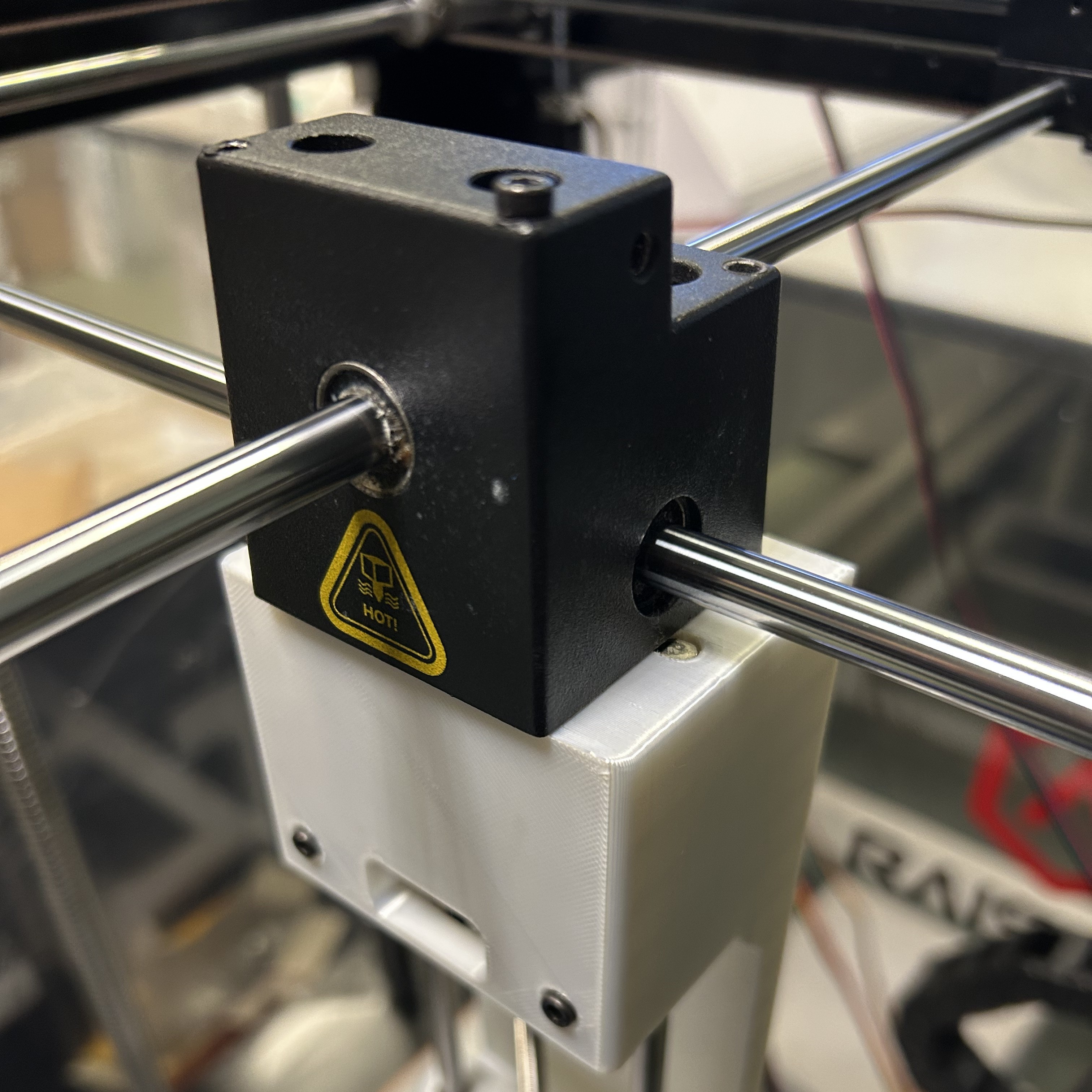 改造后的打印机运动平台局部照片